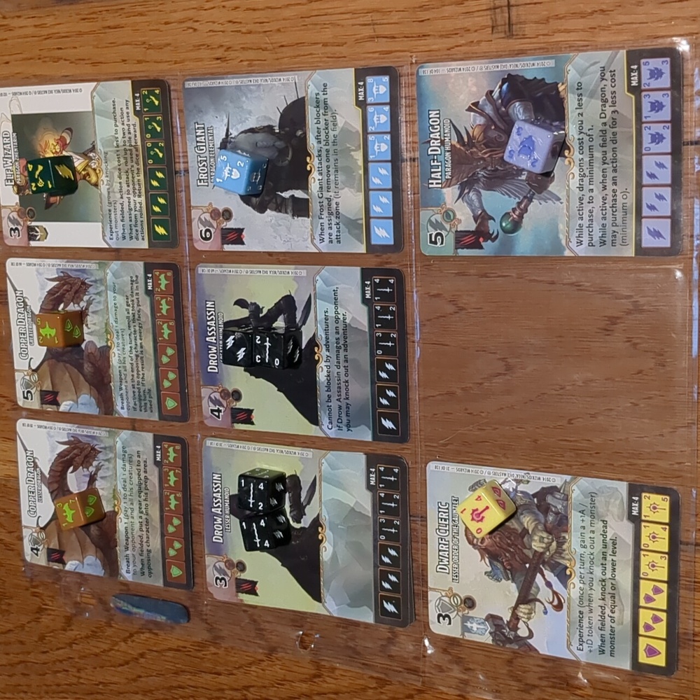 D&D Battle for FaerĂťn Dice Masters - 85 Cards 28 Base Dice 69 Char Dice - Picture 8 of 16